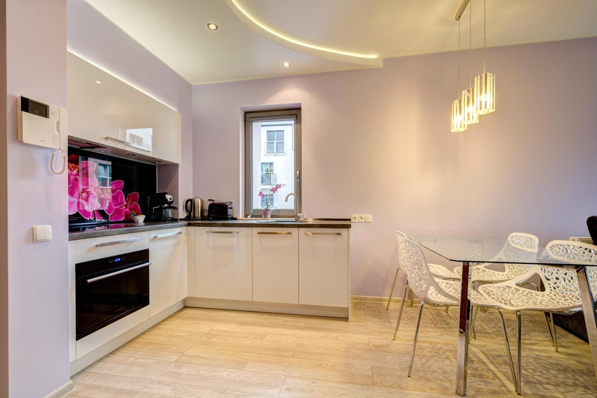 Apartments By The River In Gdansk With Pool, Sauna & Gym By Noclegi Renters — Photos 1